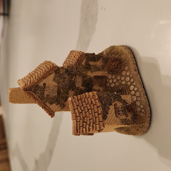 David Winter Cottages | Ivy Cottage 1982 - Picture 8 of 9